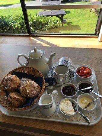 thurlestone hotel cream tea.